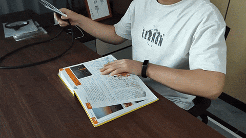 Loupe de lecture mains libres